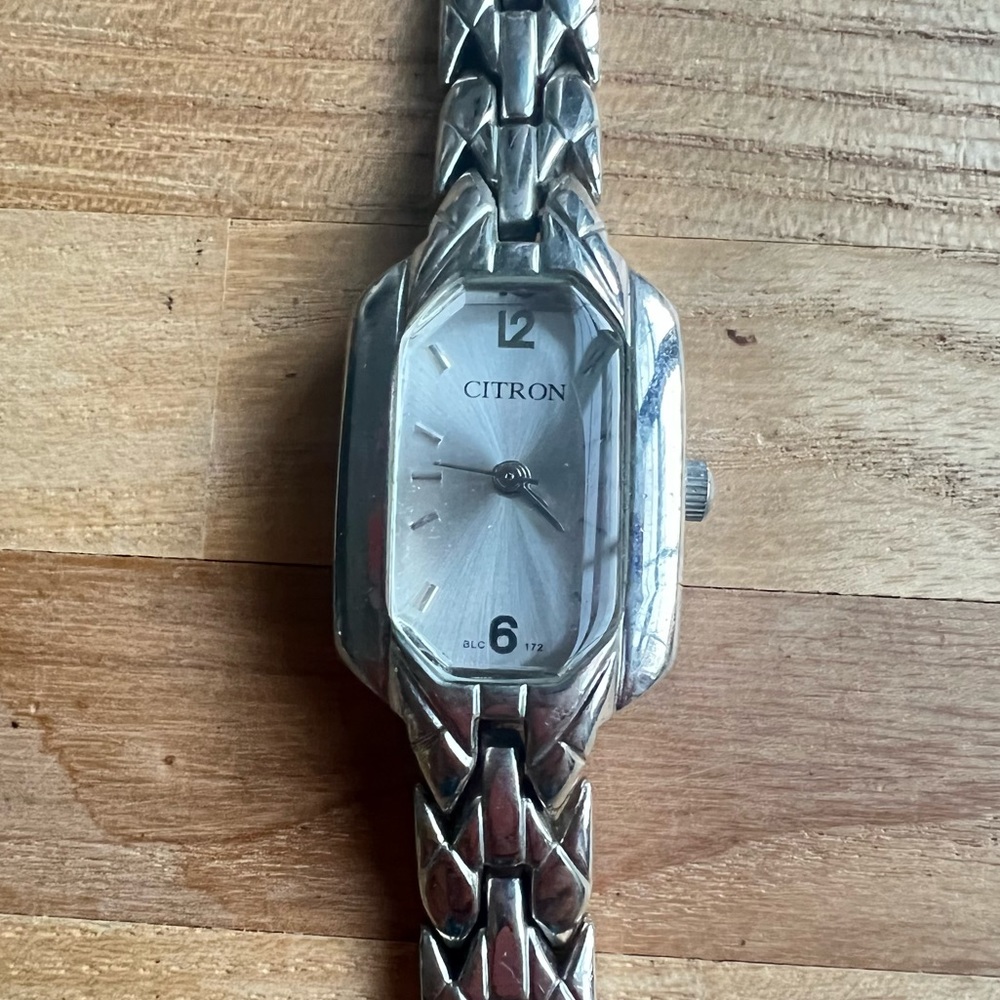 Citron ladies octagonal silver tone watch NEW BATTERY